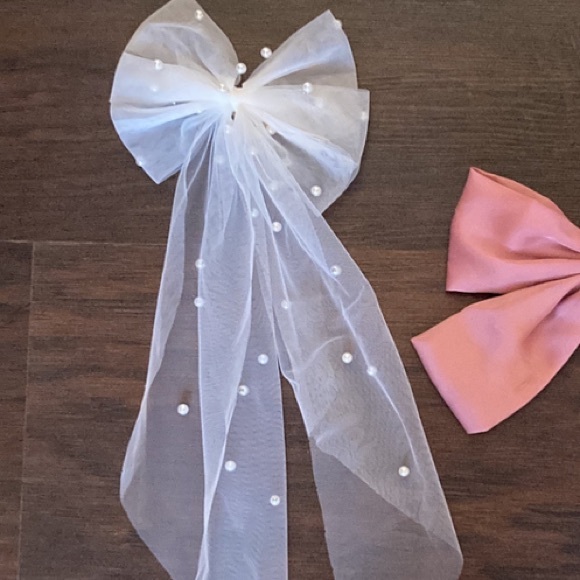 Pearl White Bow Hair Clip - Picture 3 of 3